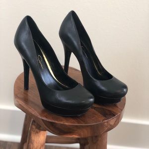 Jessica Simpson black pump heels size 8 1/2